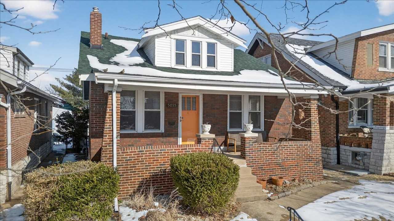 5055 Rhodes Ave - Photo 2 of 48