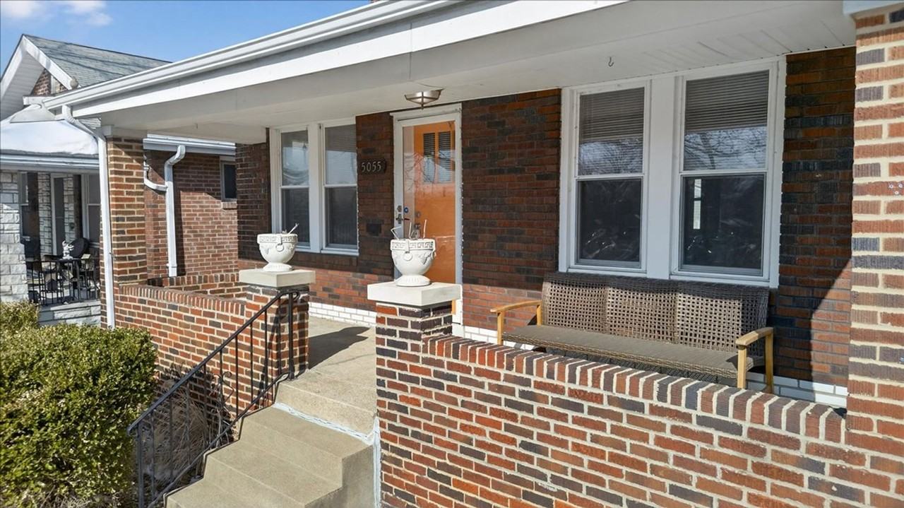 5055 Rhodes Ave - Photo 5 of 48