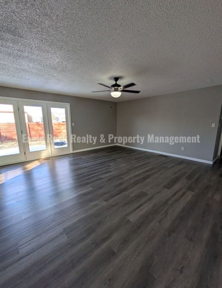 11511 E 31st Pl - Photo 4 of 36