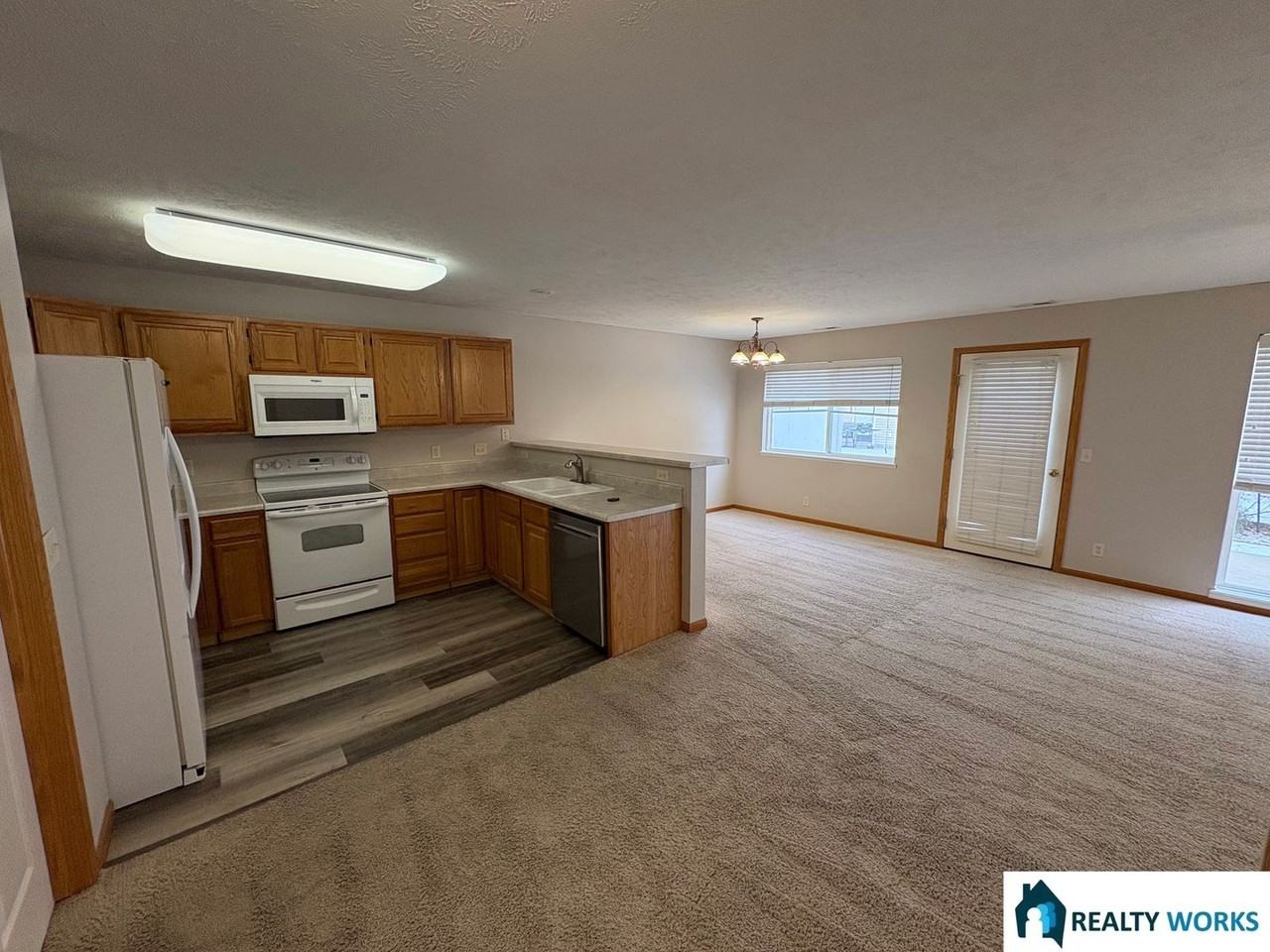 6914 Milan Dr - Photo 3 of 11