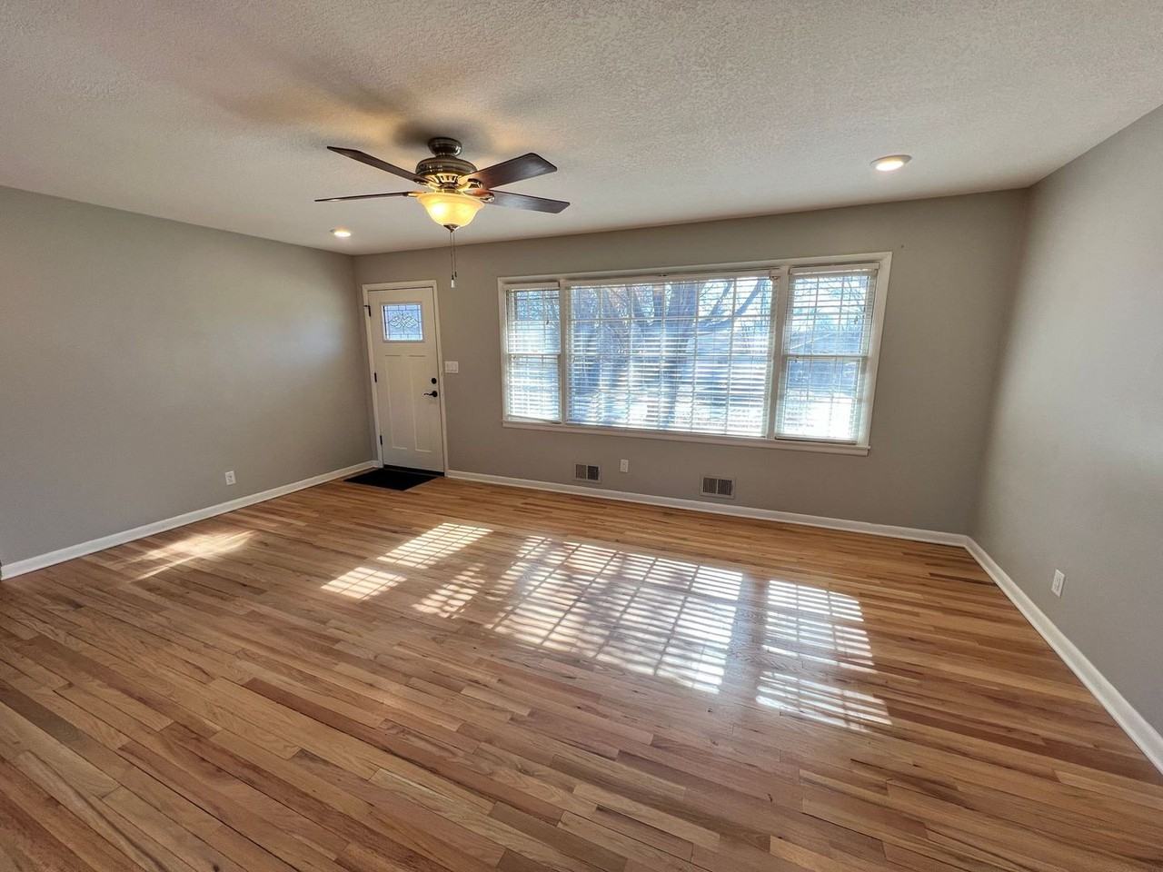 104 Ne 73rd St - Photo 3 of 17