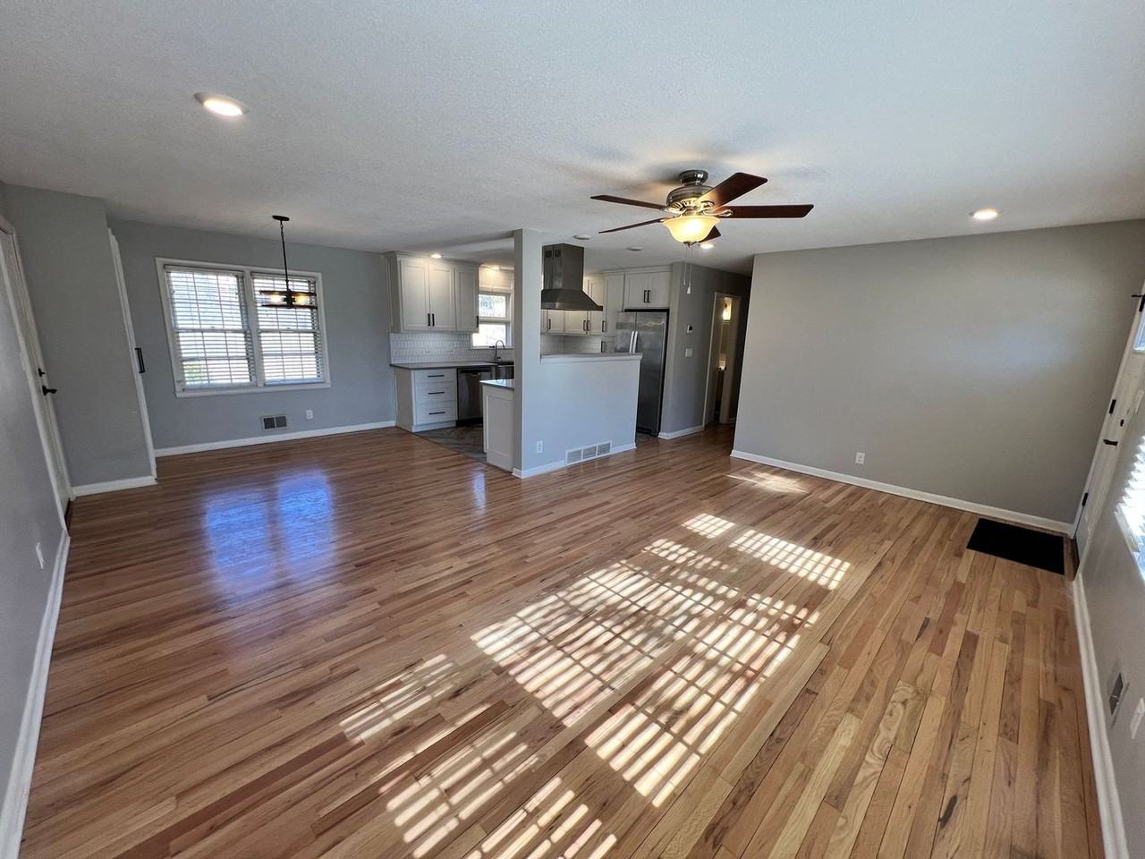 104 Ne 73rd St - Photo 4 of 17