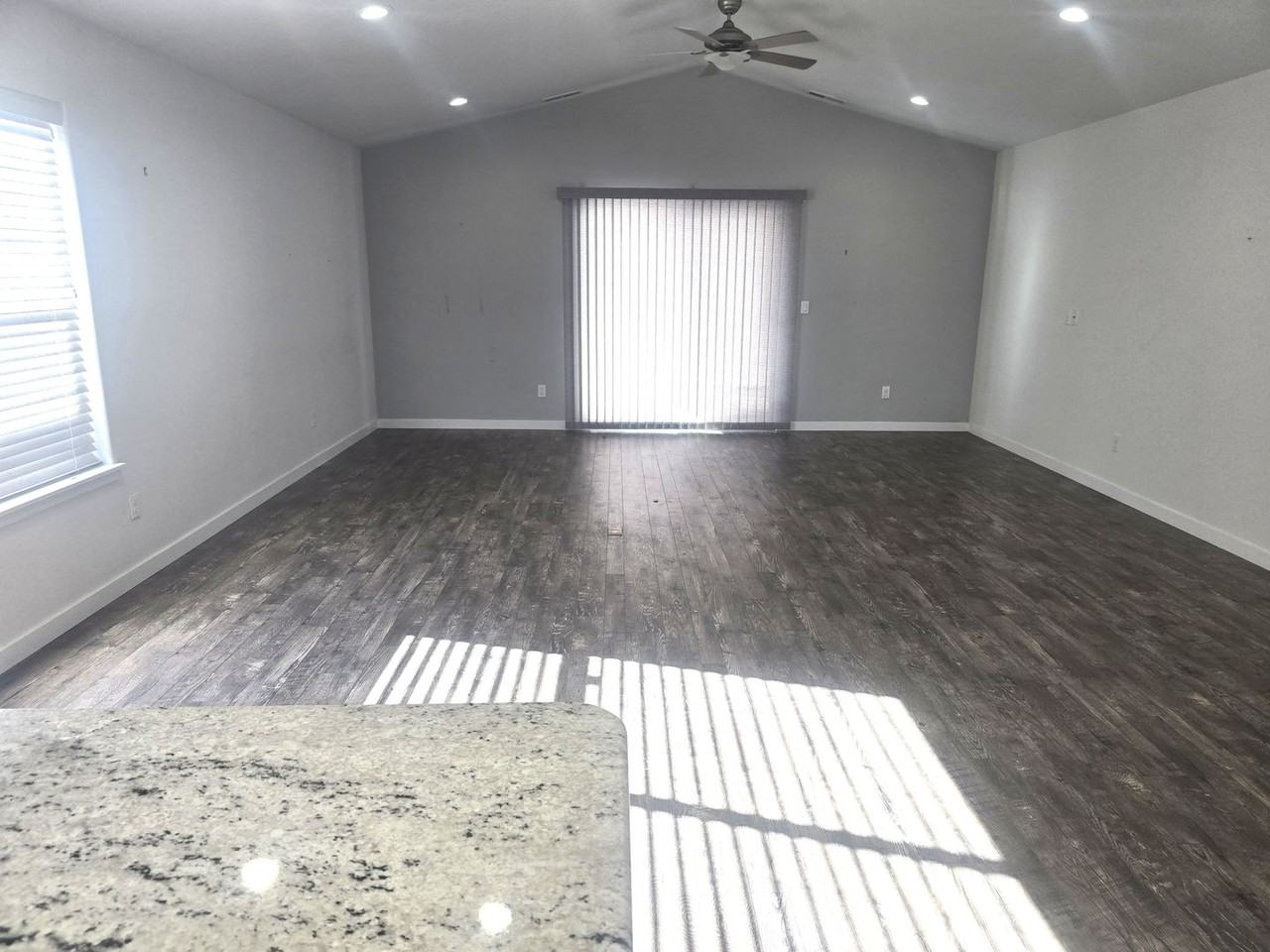 126 Sw Vicki Ln - Photo 4 of 26