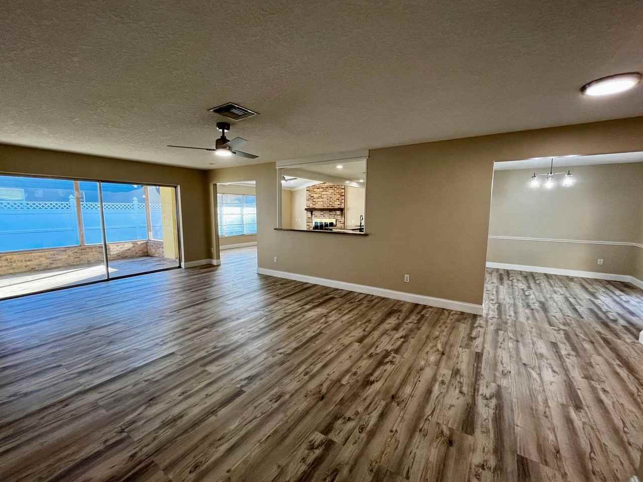 1329 Medinah Ct - Photo 3 of 11