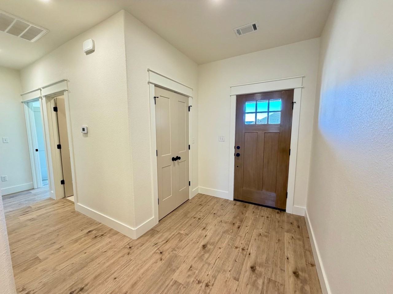 509 Waggoner Ln - Photo 4 of 47