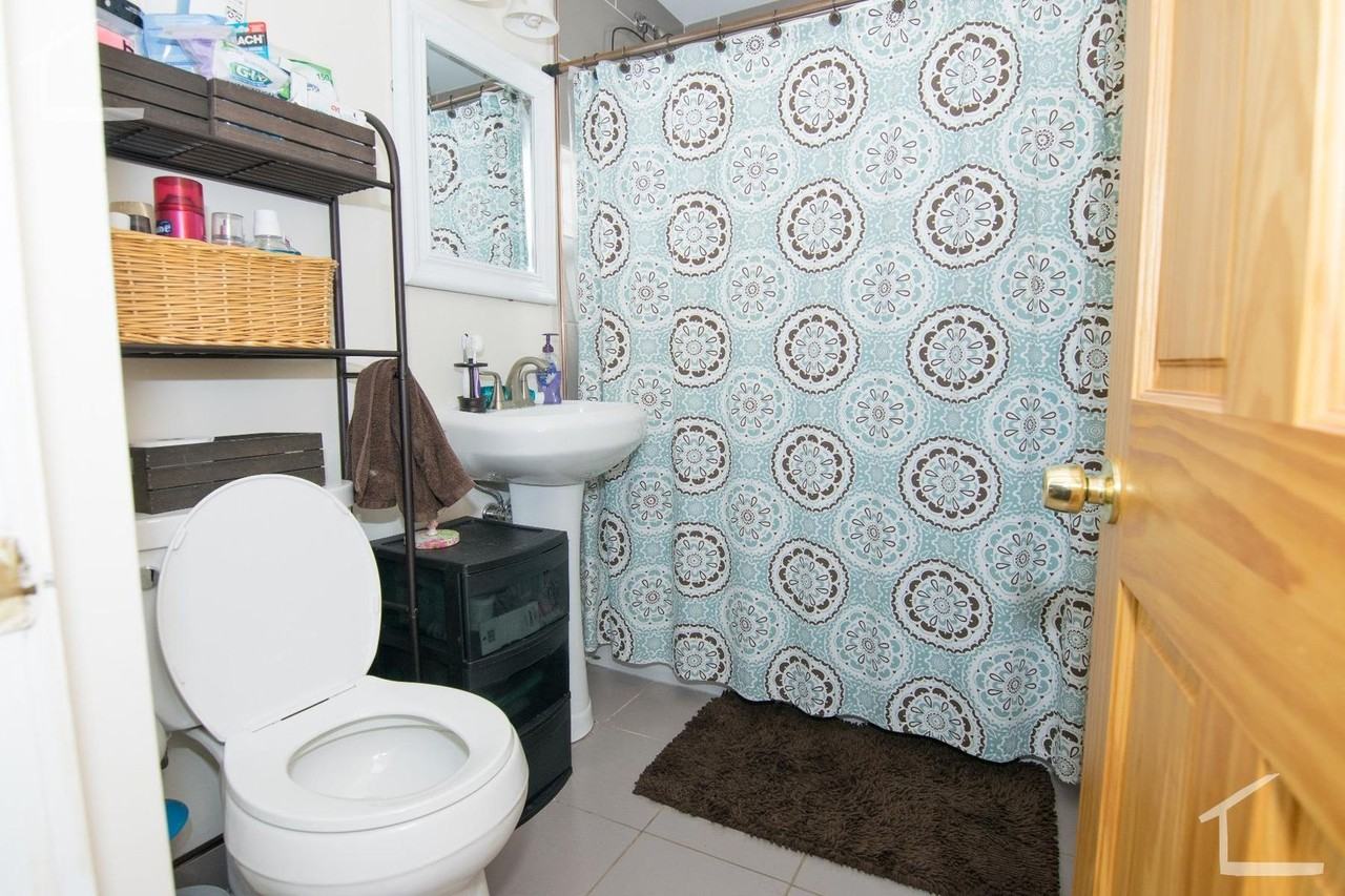 210 Arlington St - Photo 2 of 7