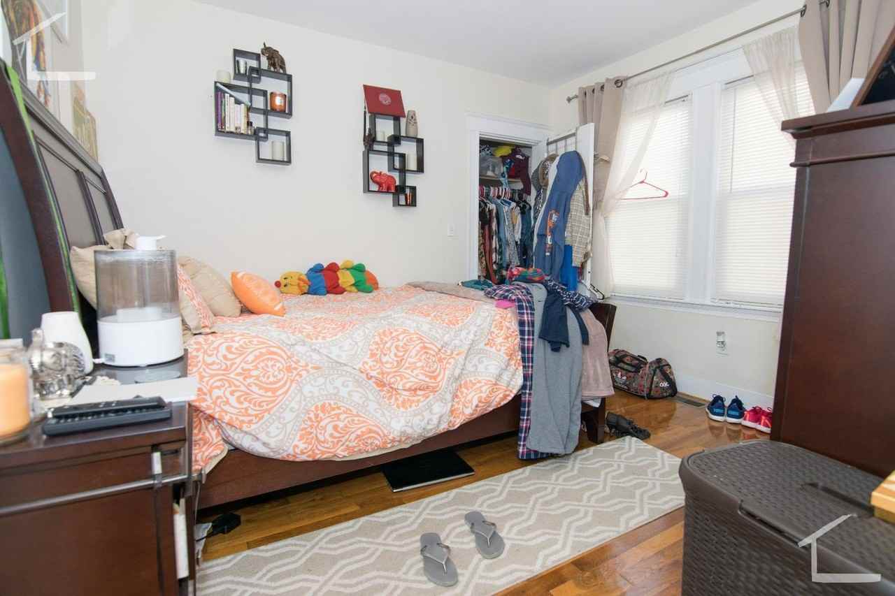 210 Arlington St - Photo 3 of 7