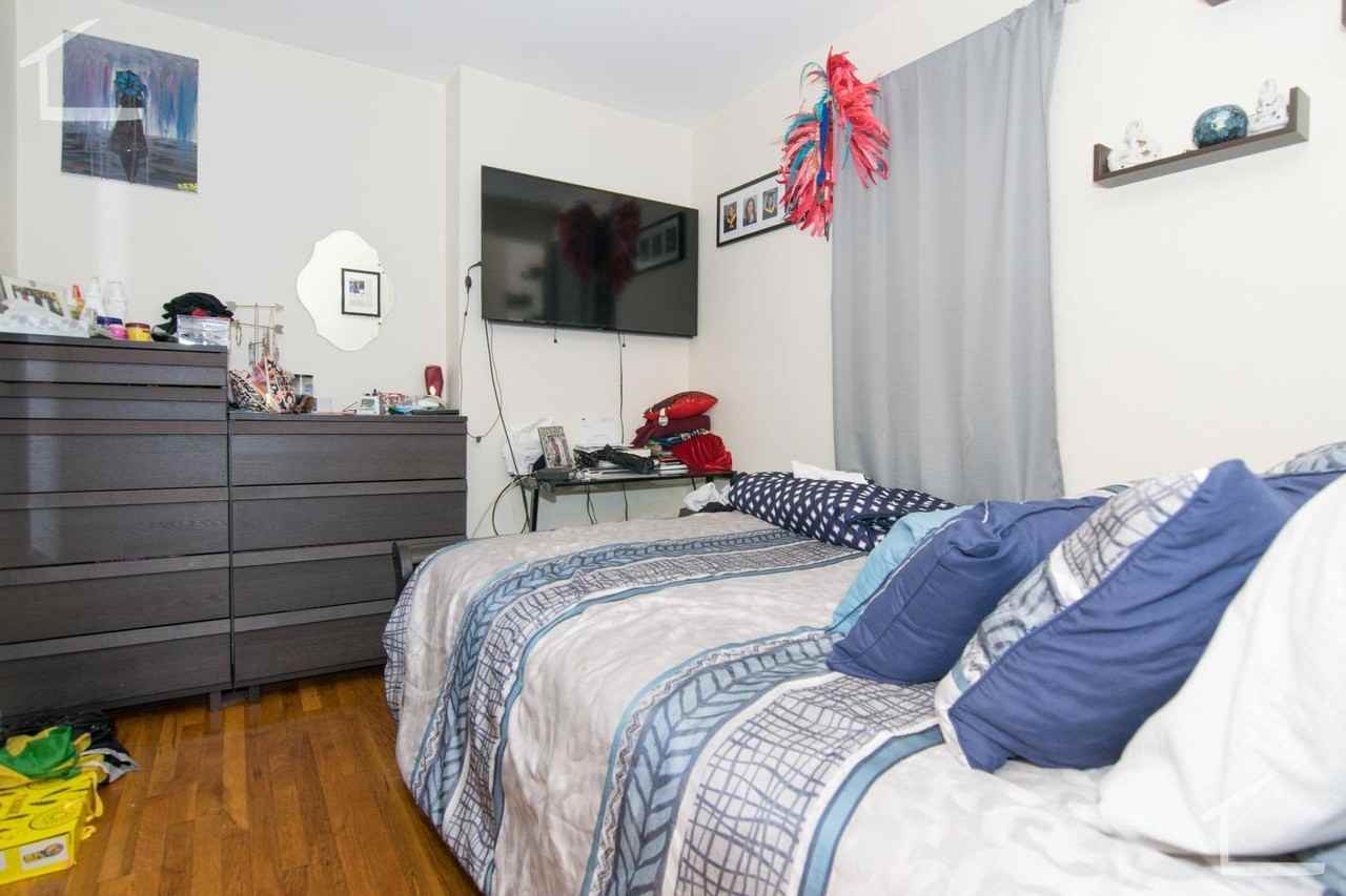 210 Arlington St - Photo 5 of 7