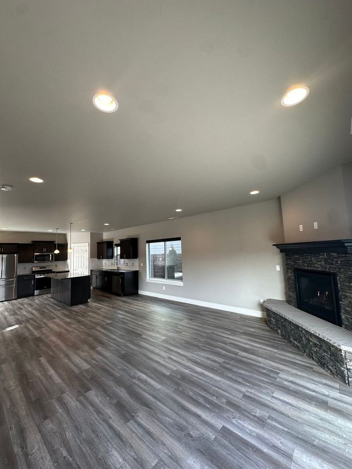 20564 Rolen Ave - Photo 4 of 50