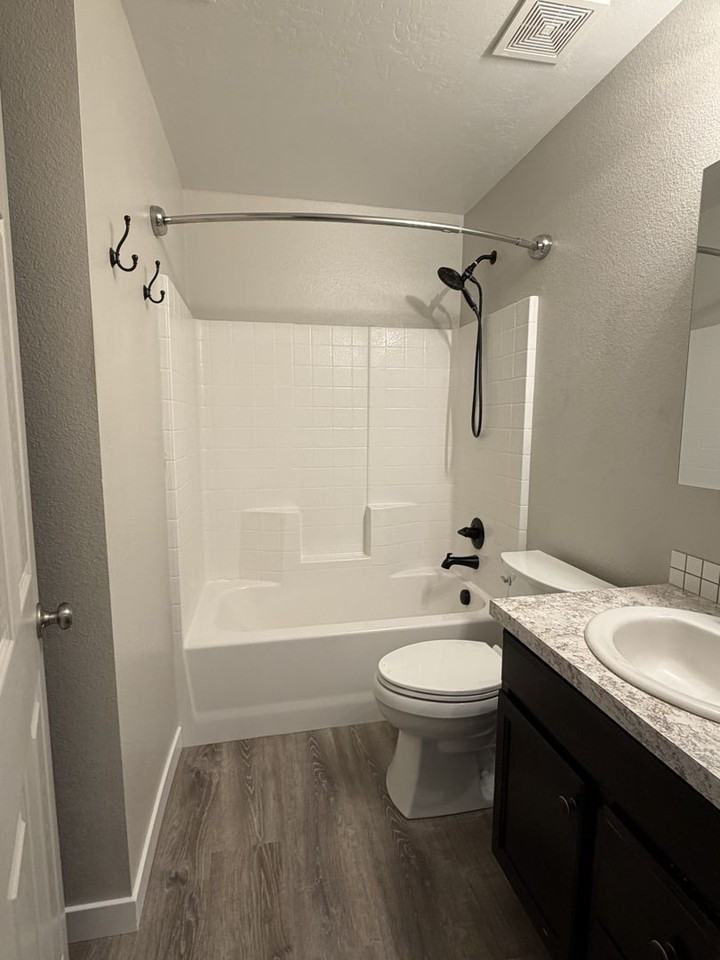 17595 Mesa Springs Ave - Photo 7 of 36