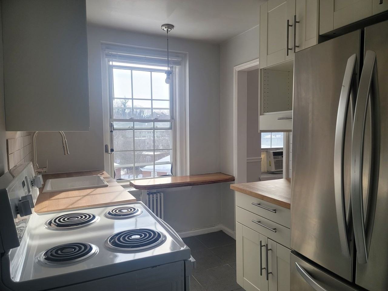 2716 29th St Se - Photo 7 of 11