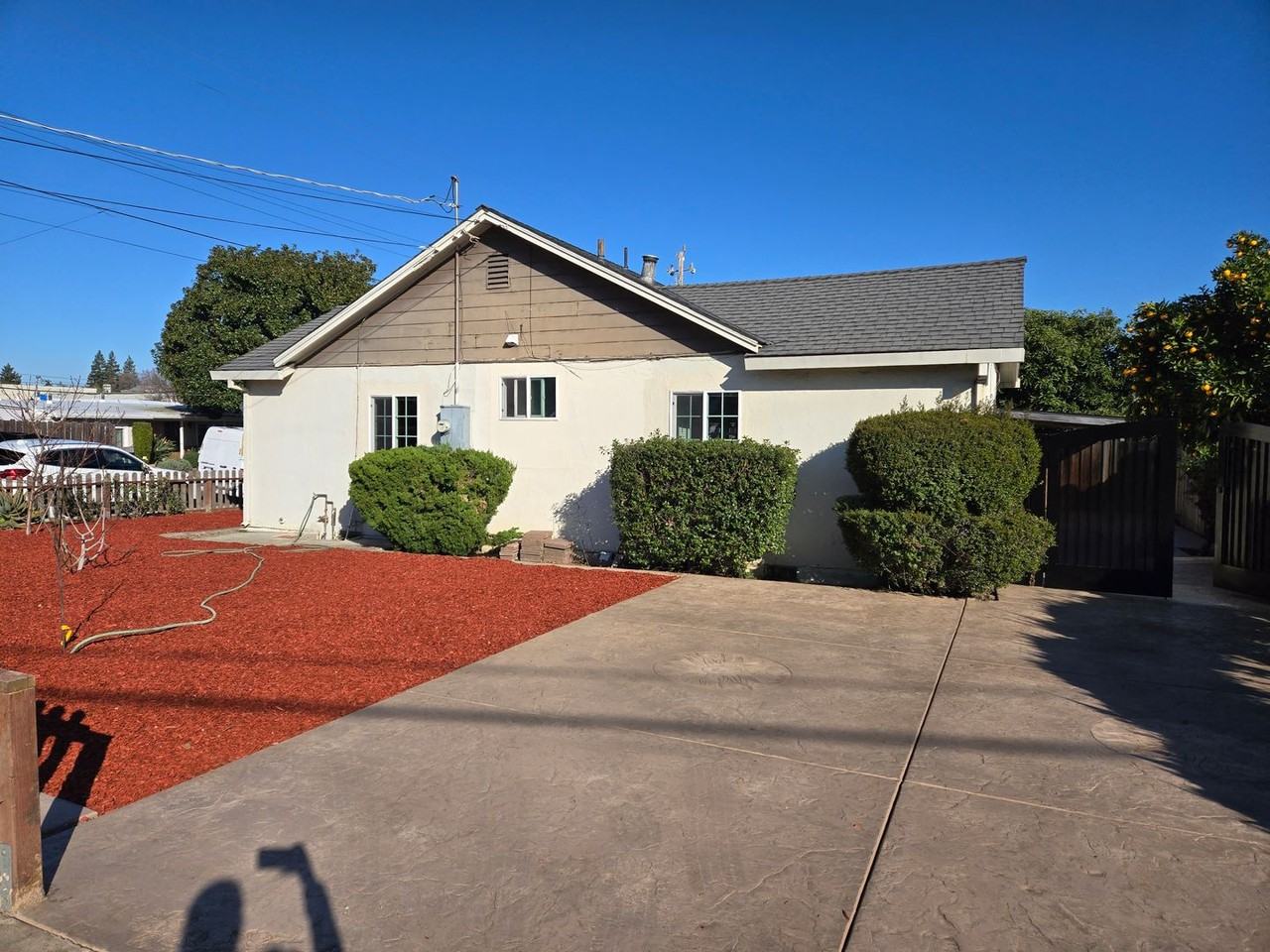 952 Bryant Way - Photo 2 of 13