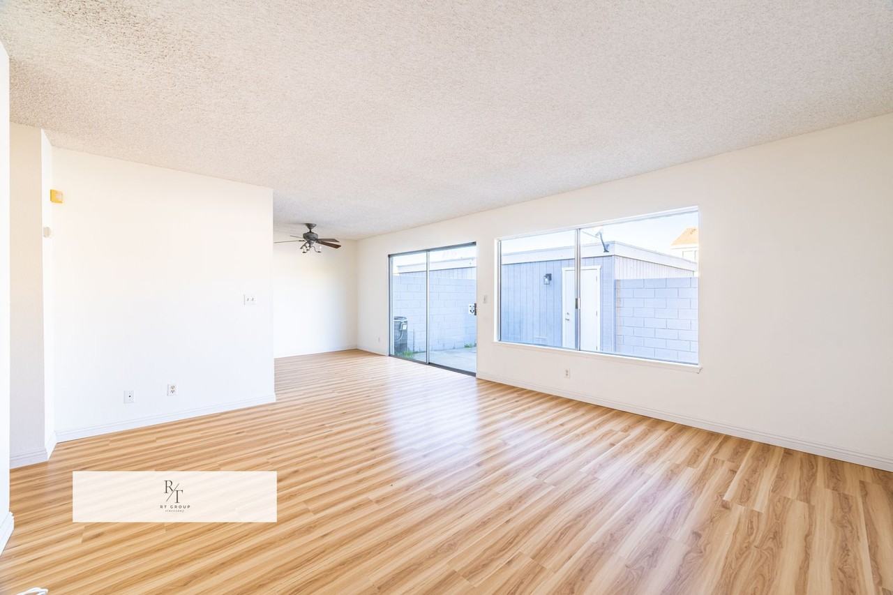 1044 Canyon Spring Ln - Photo 2 of 23