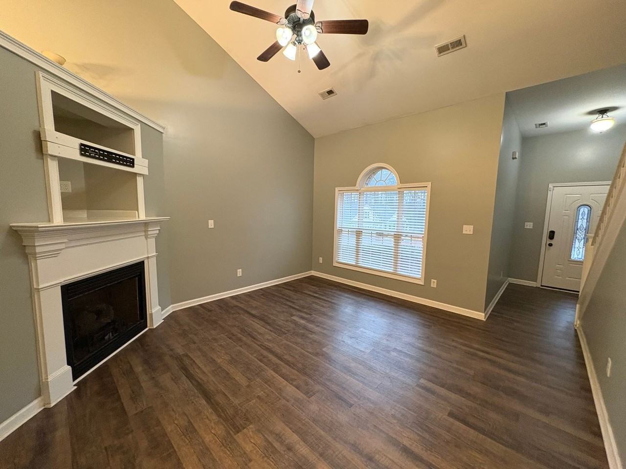 159 Broadridge Ct - Photo 3 of 18