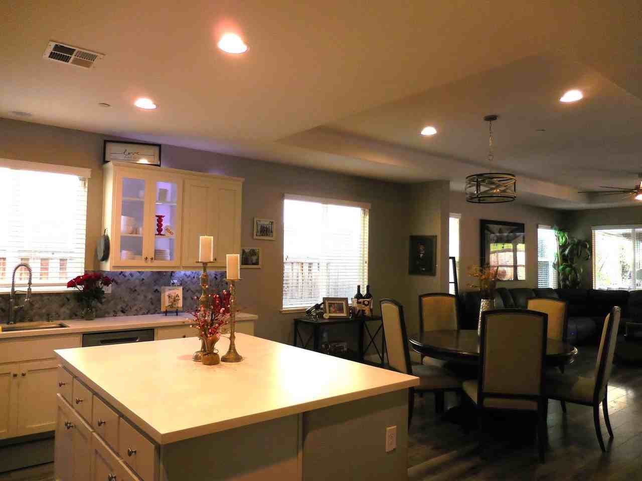 2338 Hancock Dr - Photo 3 of 14