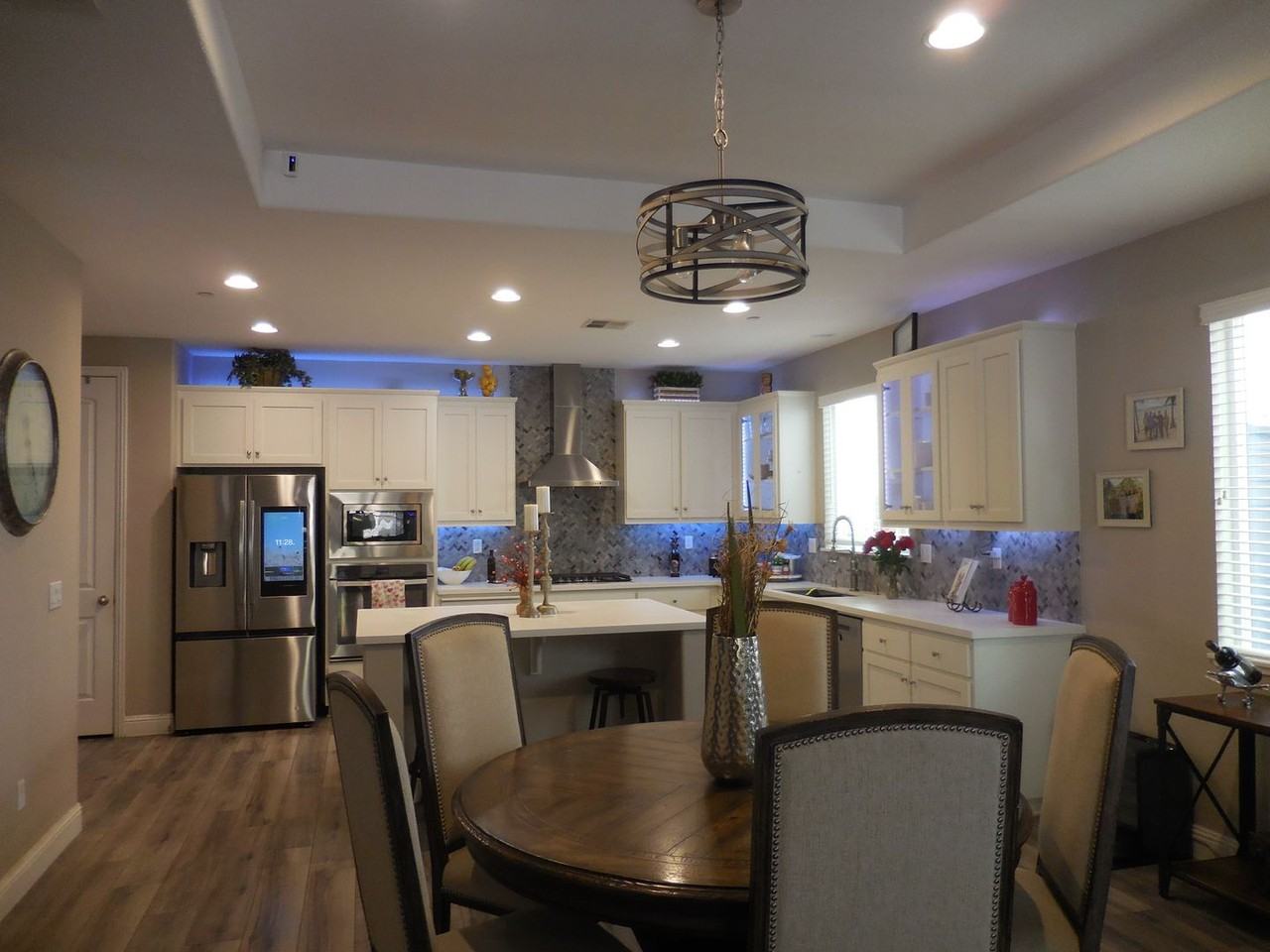 2338 Hancock Dr - Photo 4 of 14