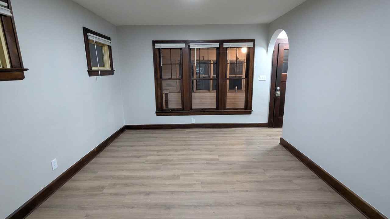 880 Jason Ave - Photo 7 of 24