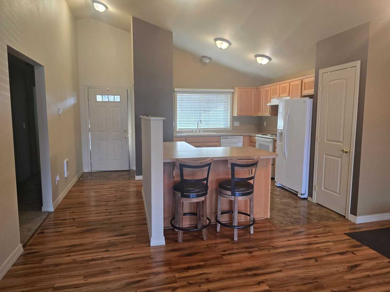 451 N Songbird St - Photo 7 of 11