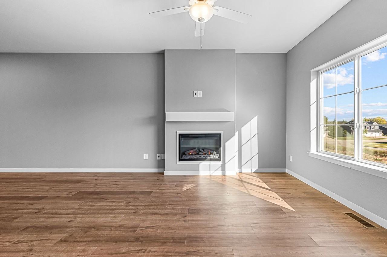 641 Catherine Dr - Photo 5 of 37