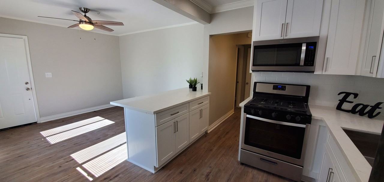 4443 50th St - Photo 6 of 12