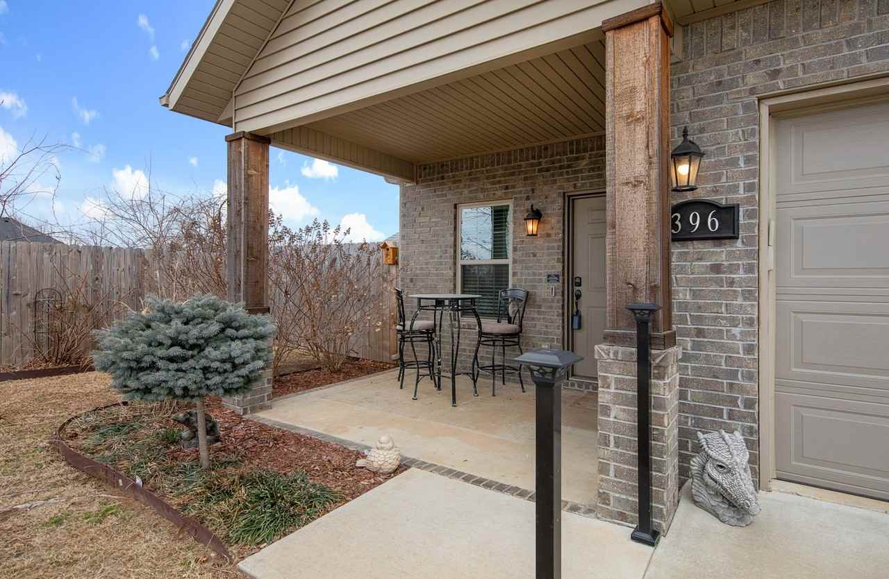 396 N Torc Ln - Photo 2 of 31
