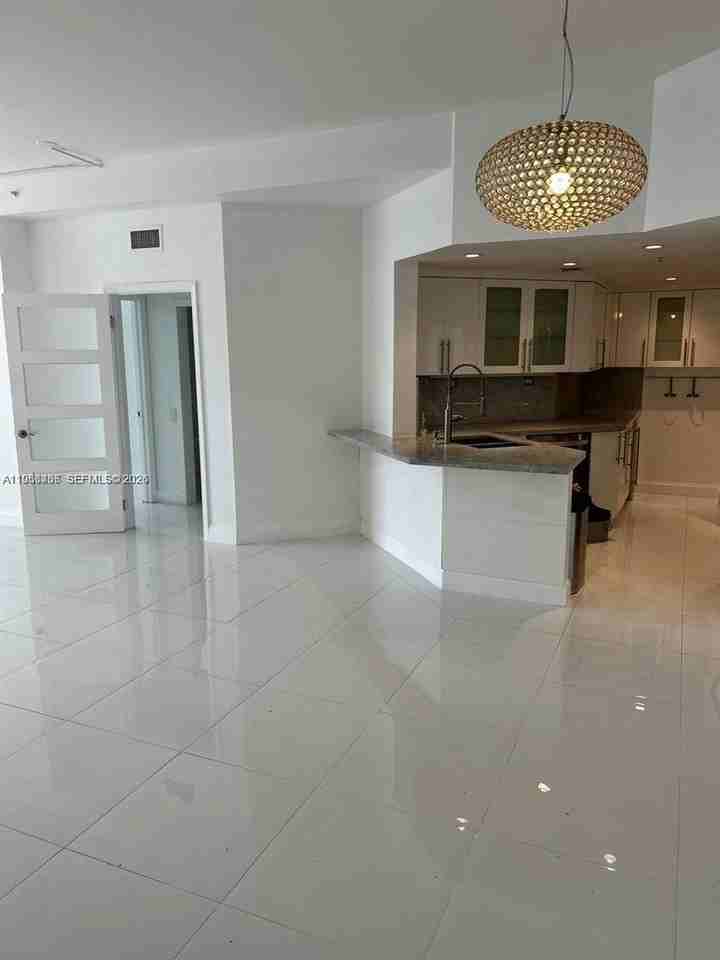 701 Brickell Key Blvd - Photo 2 of 17