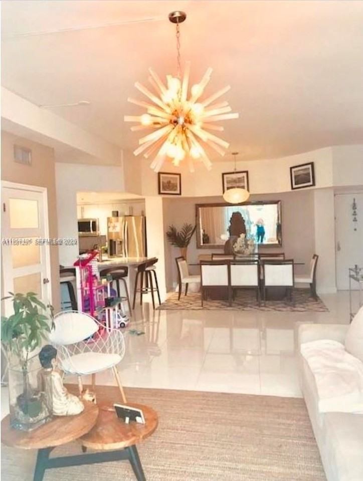 701 Brickell Key Blvd - Photo 4 of 17