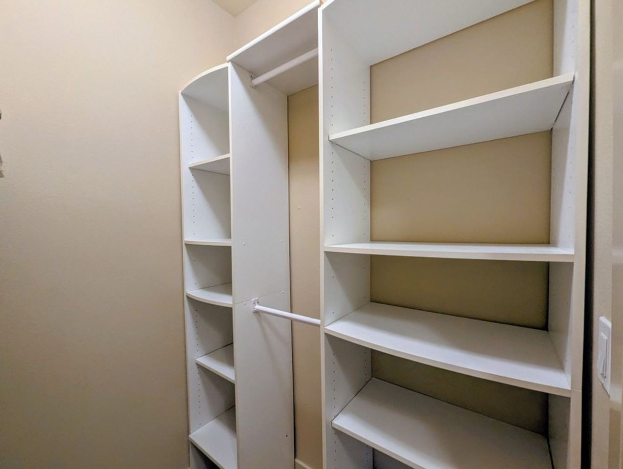 4830 Pointes Dr - Photo 6 of 17