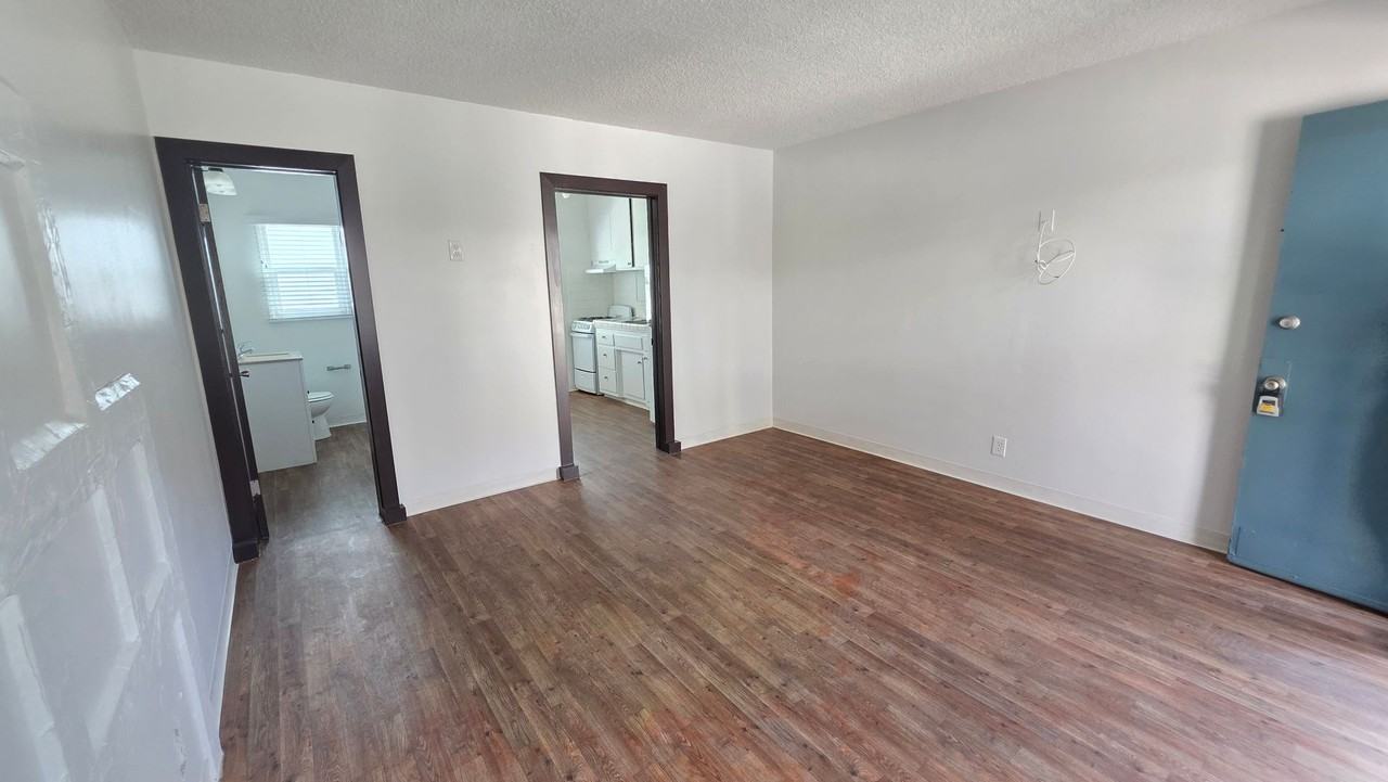 2023 W Olive Ave - Photo 6 of 9