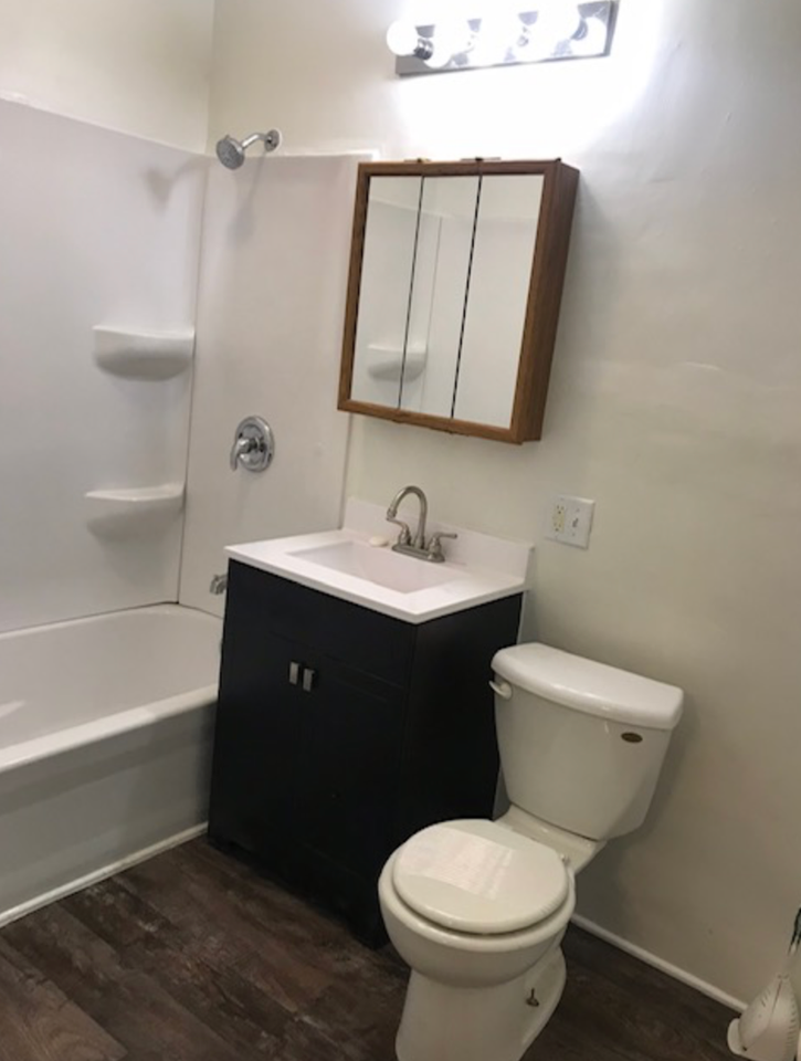 1023 Grove Ave - Photo 4 of 4