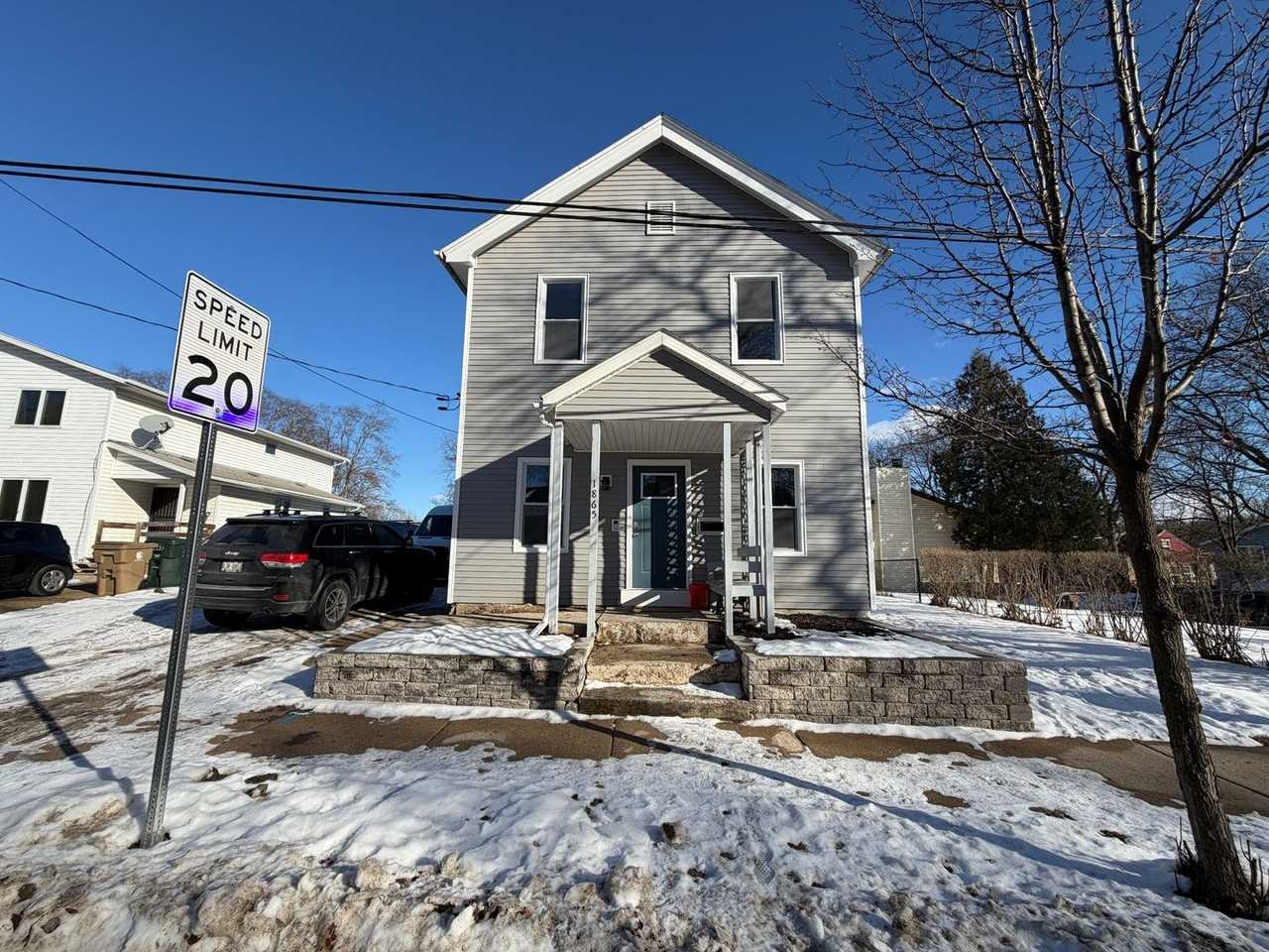 1865 Fisher St - Photo 7 of 22