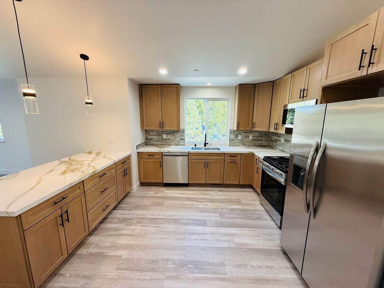 1084 Dedi Ave - Photo 3 of 24