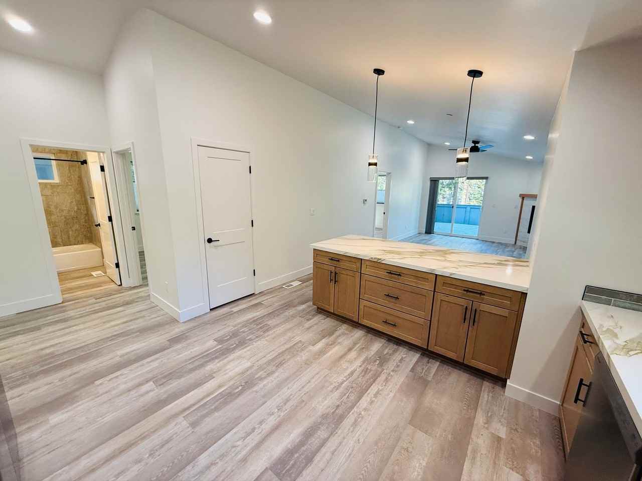 1084 Dedi Ave - Photo 6 of 24