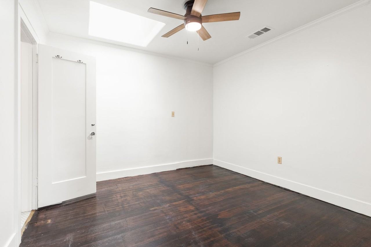 453 E 7th St - Photo 6 of 10