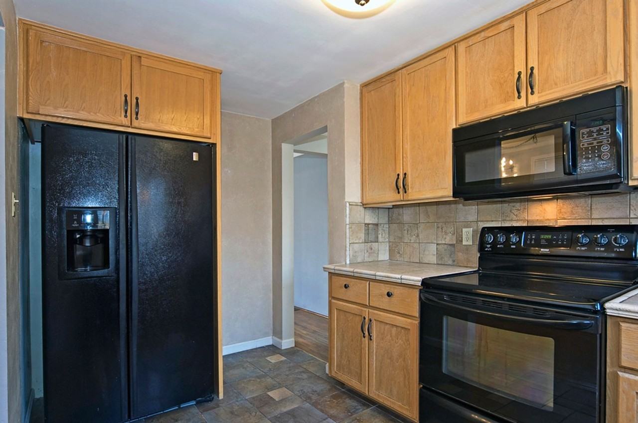 1417 Lander St - Photo 4 of 16