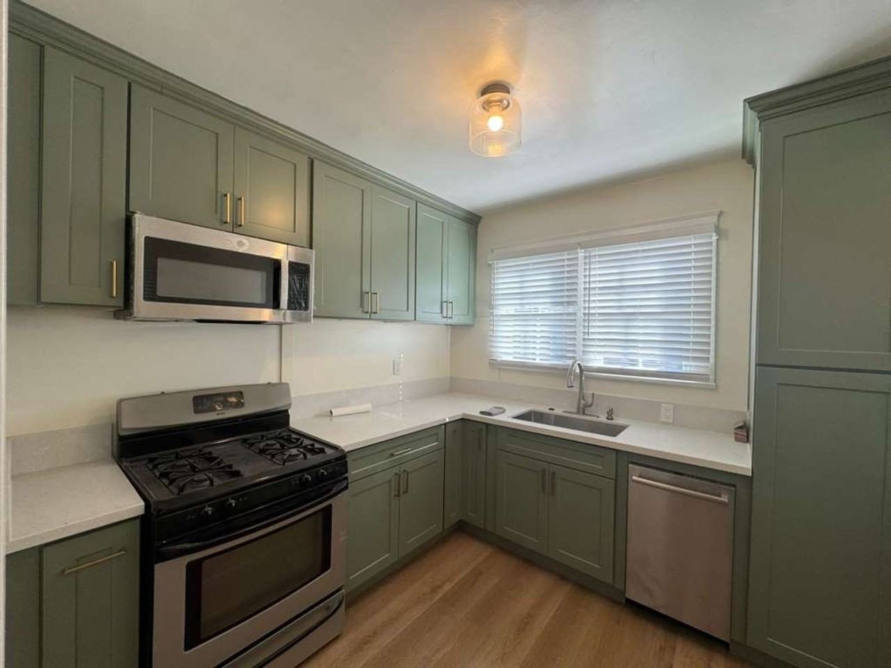 65 N San Marino Ave - Photo 7 of 28