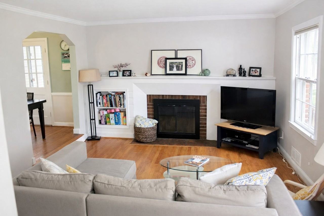 9510 Warren St - Photo 3 of 26