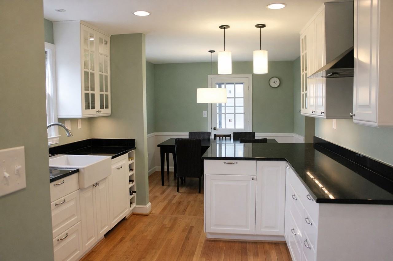 9510 Warren St - Photo 6 of 26