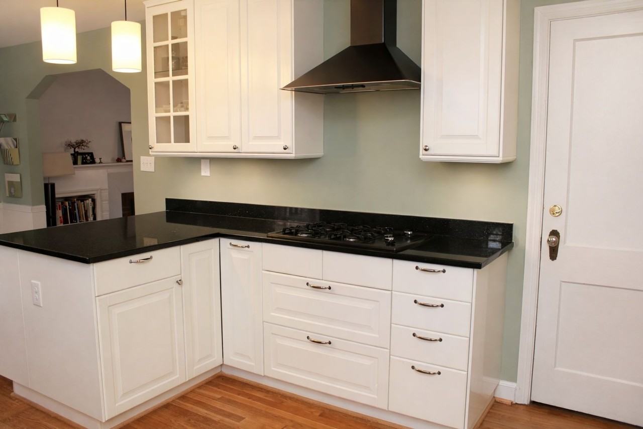 9510 Warren St - Photo 7 of 26