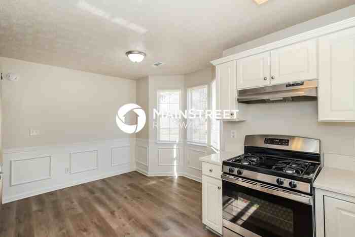 145 W Village Ct - Photo 5 of 18