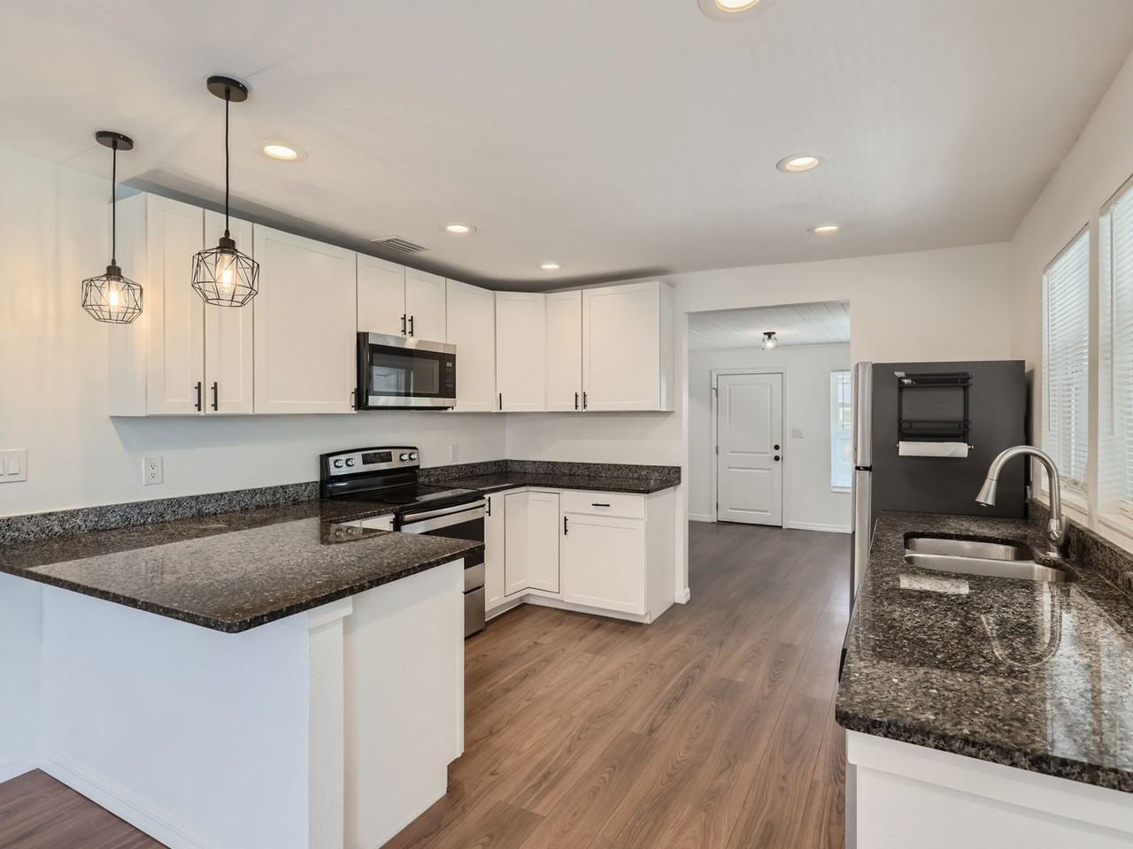 808 E Orchid Ave - Photo 6 of 13