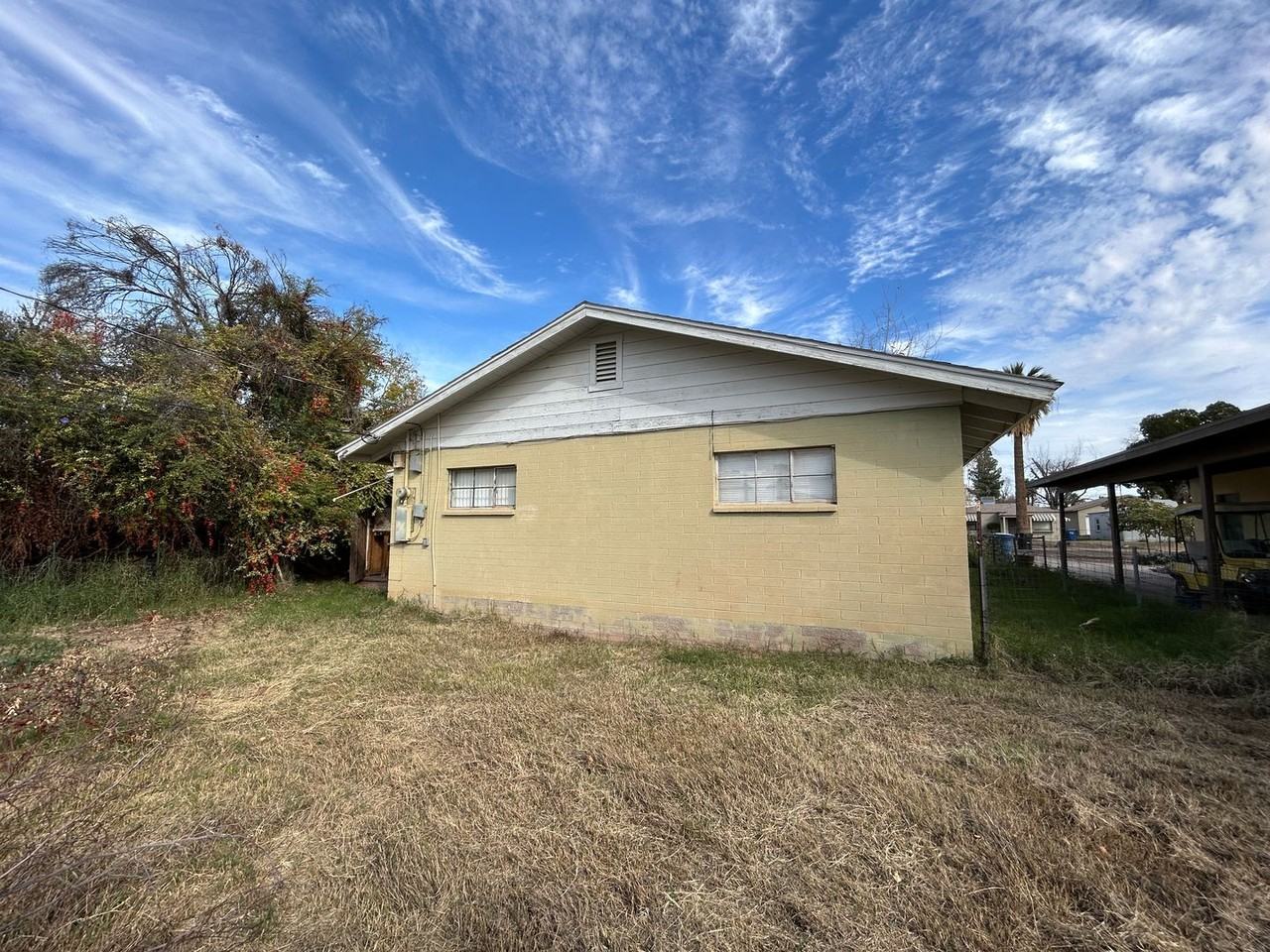 920 S Wilson St - Photo 2 of 10