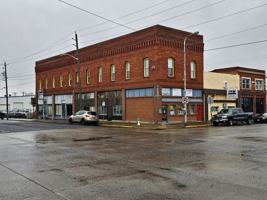 featured image of 221 Fir St