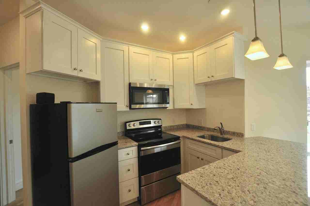 867 Beacon St - Photo 3 of 6