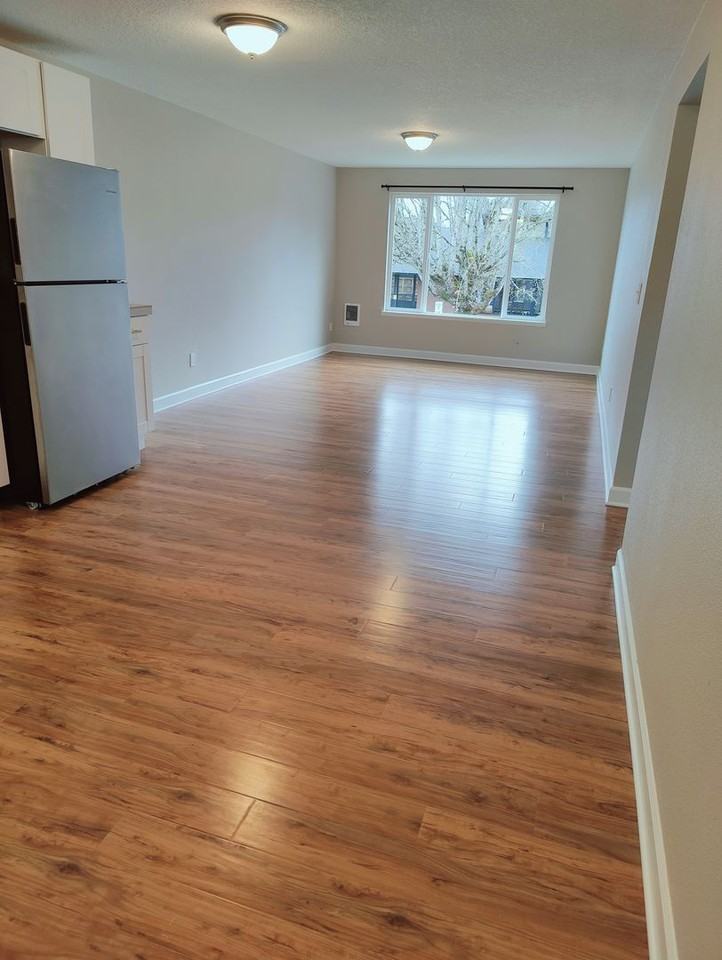 MAC CITY APARTMENTS - Photo 2 of 14