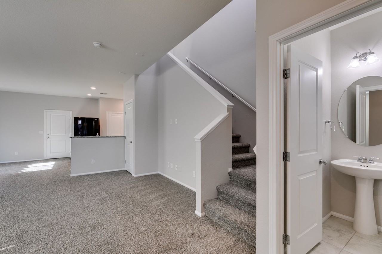 10911 Ketchikan St - Photo 3 of 21