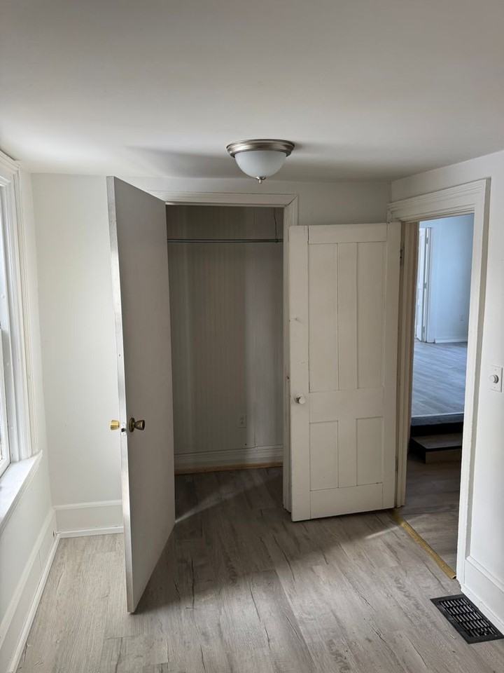 725 Vine St - Photo 2 of 20