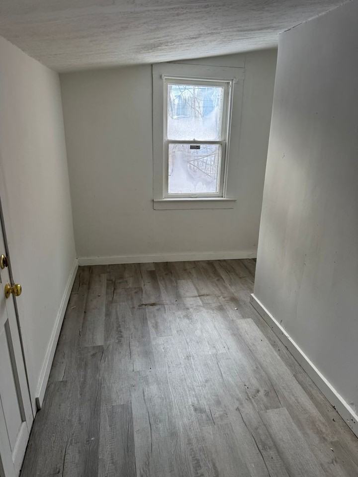 725 Vine St - Photo 4 of 20