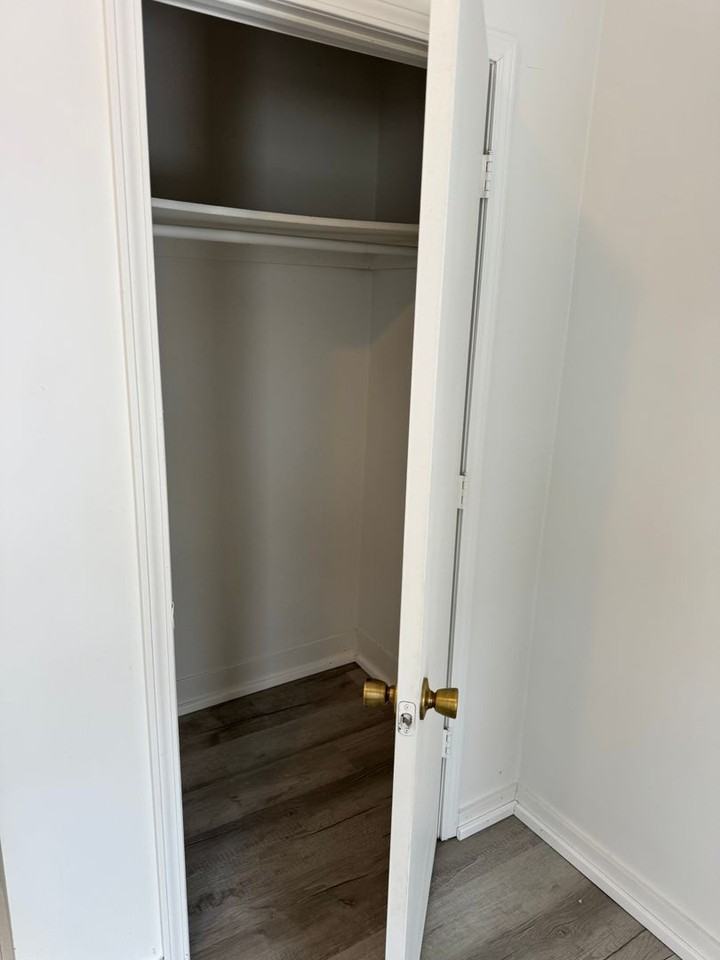 725 Vine St - Photo 7 of 20