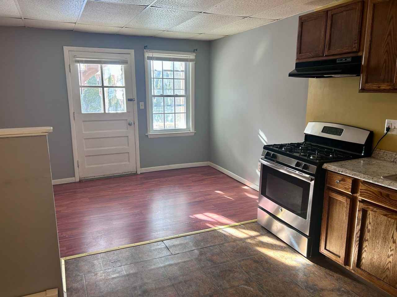 5 Crescent St - Photo 4 of 11